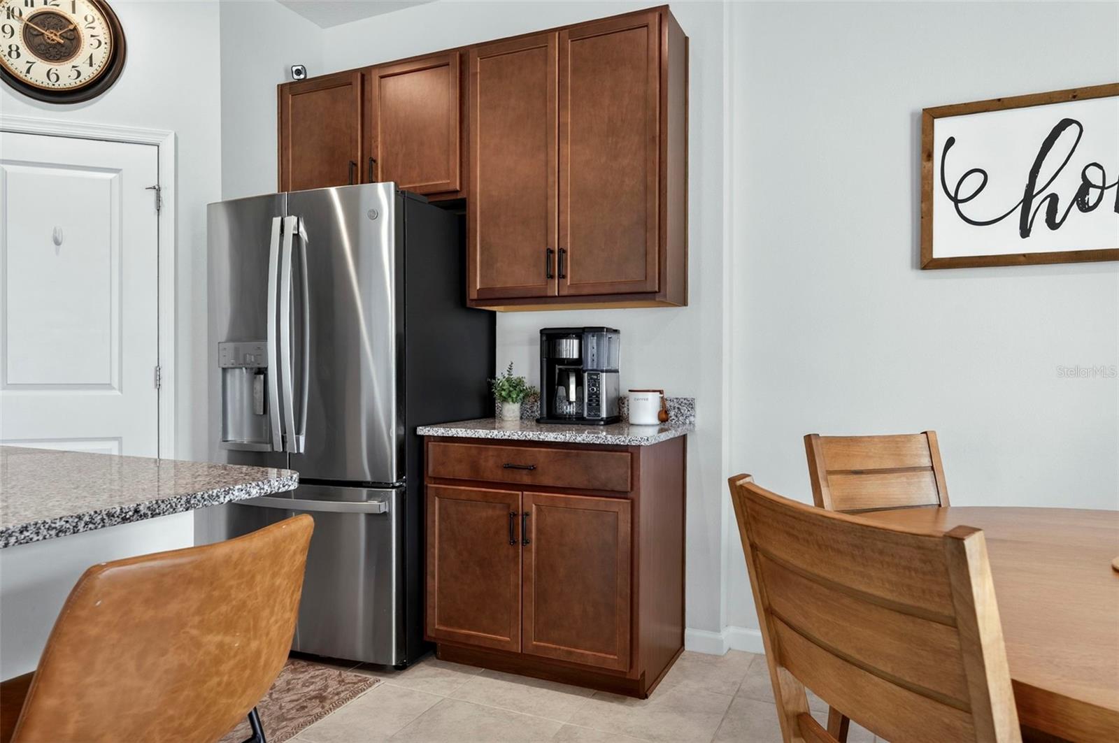 Image 16 of 55 For 381 Crestwind Drive