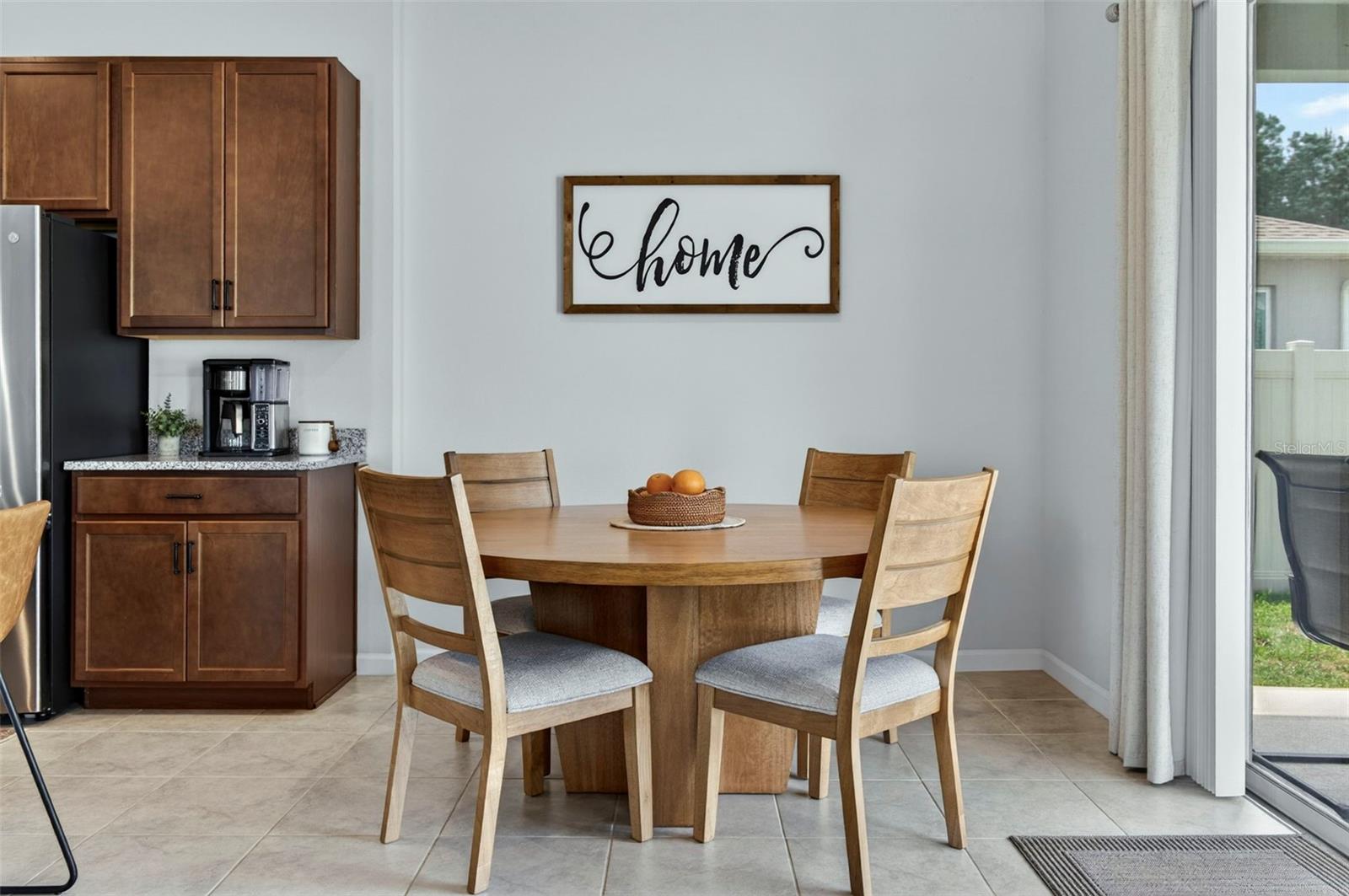 Image 19 of 55 For 381 Crestwind Drive