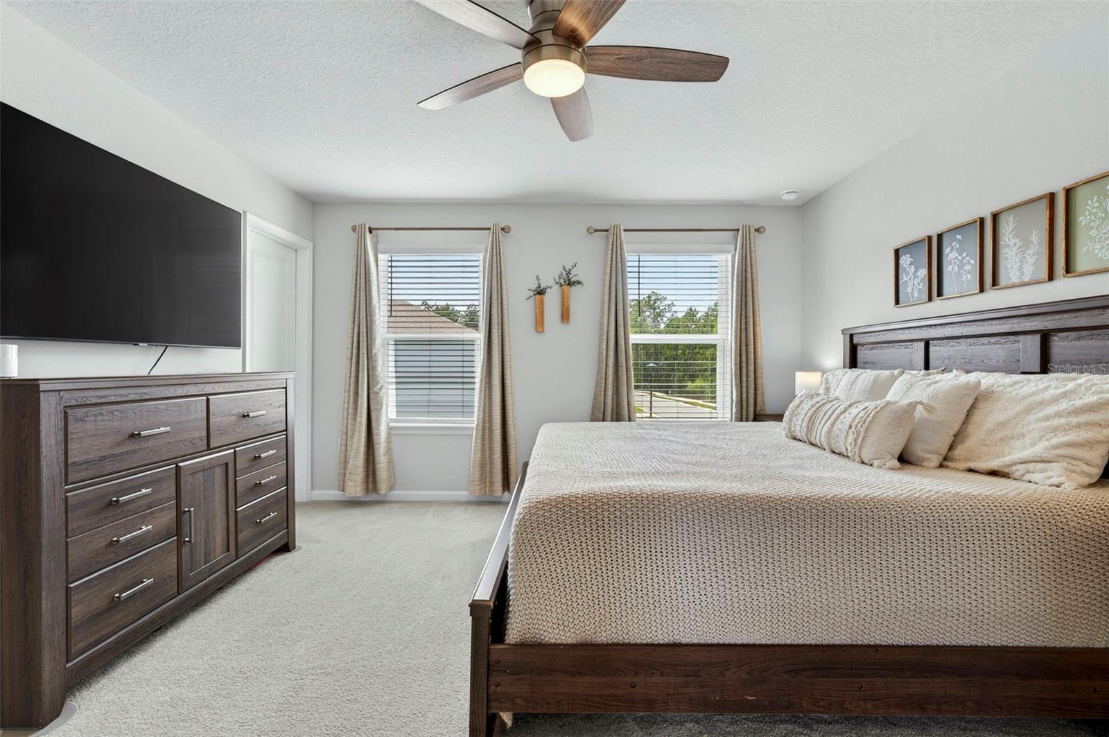 Image 27 of 55 For 381 Crestwind Drive