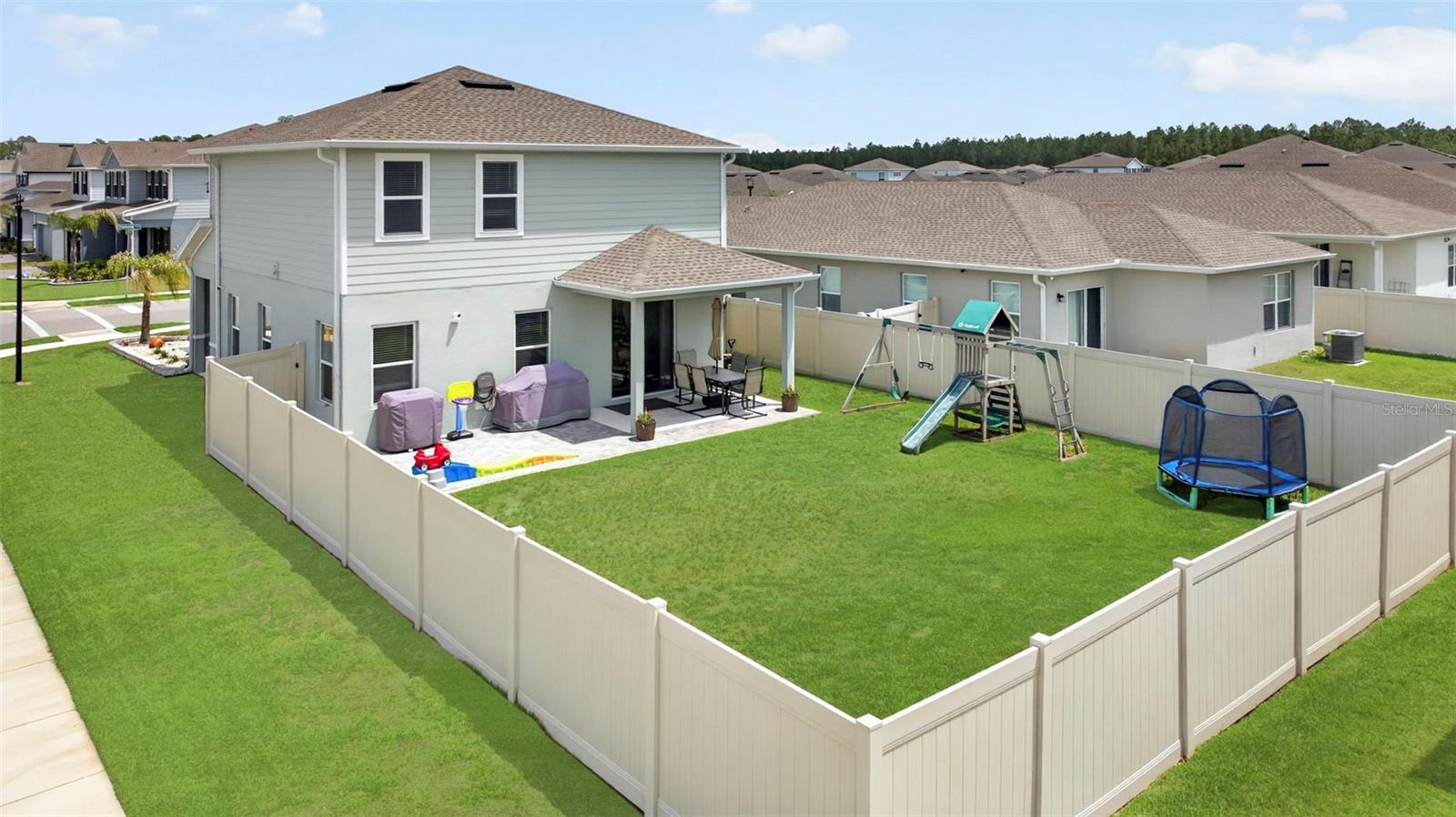 Image 3 of 55 For 381 Crestwind Drive