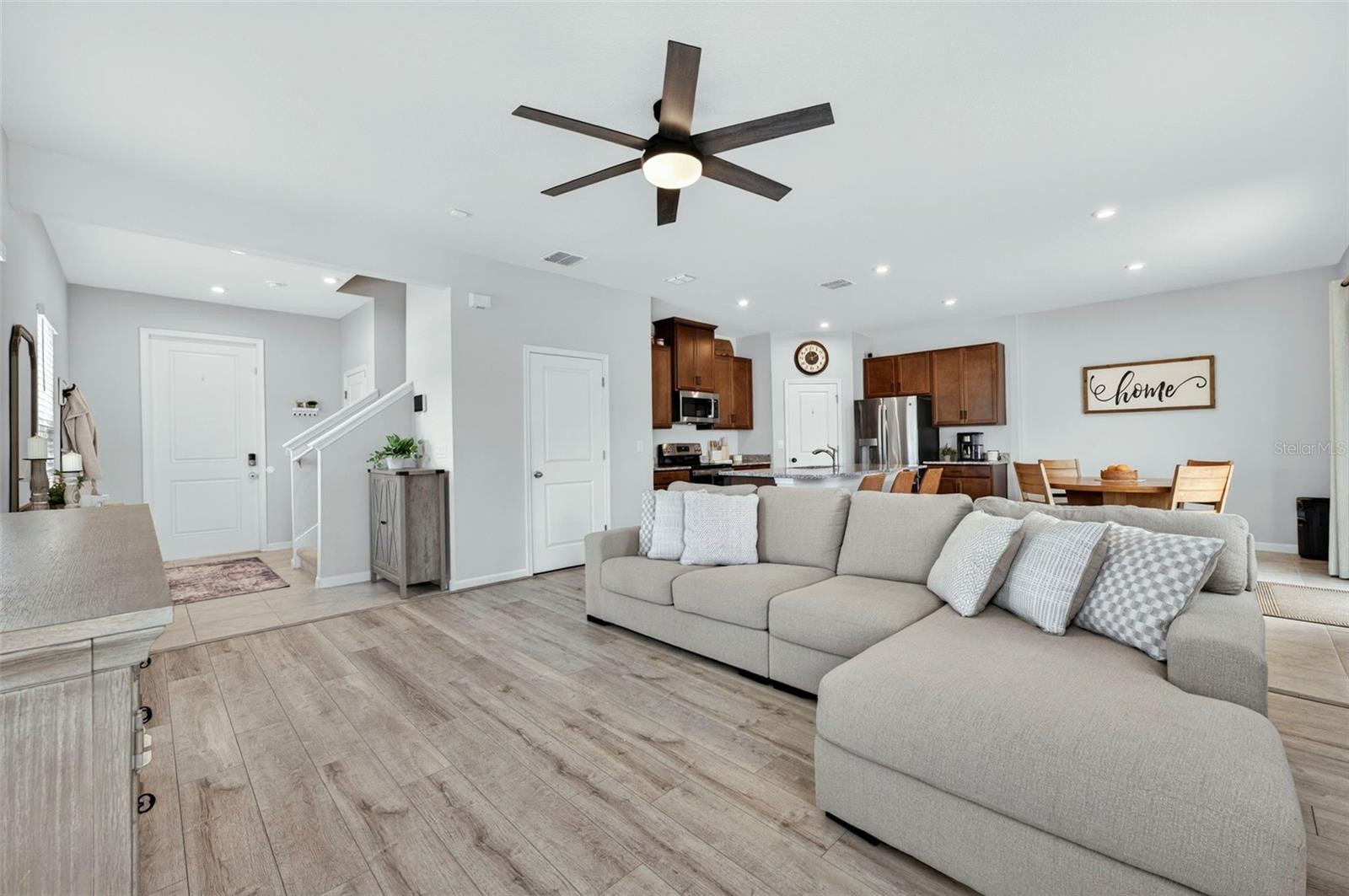 Image 6 of 55 For 381 Crestwind Drive