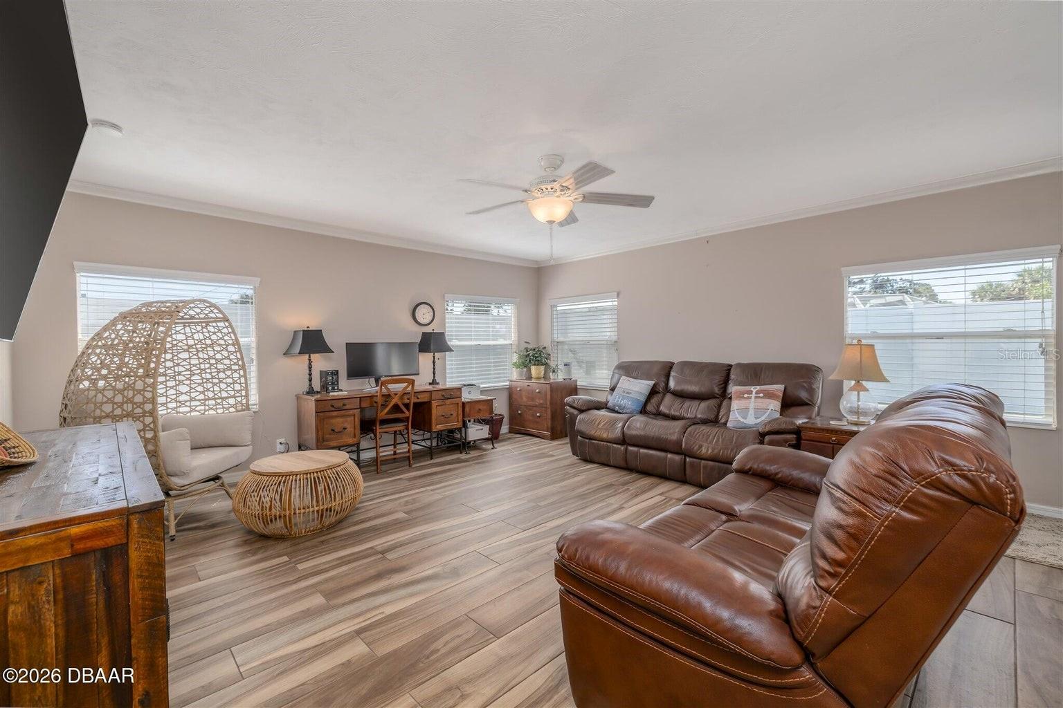 Image 17 of 39 For 40 Aqua Vista Drive