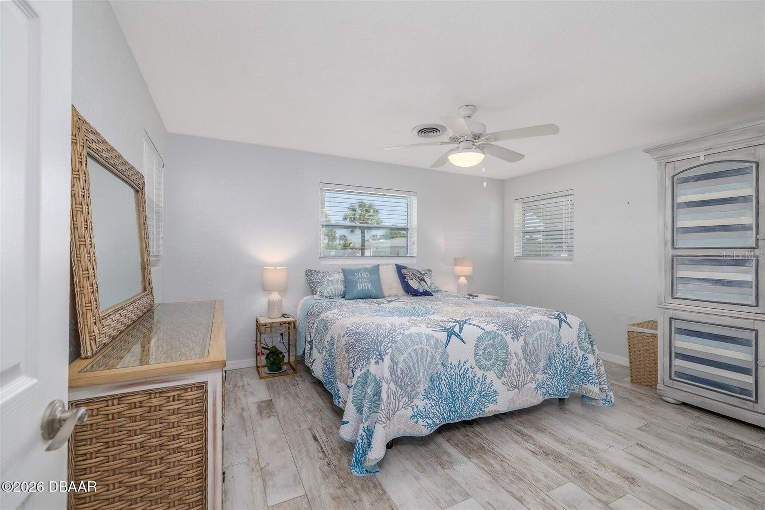 Image 20 of 39 For 40 Aqua Vista Drive