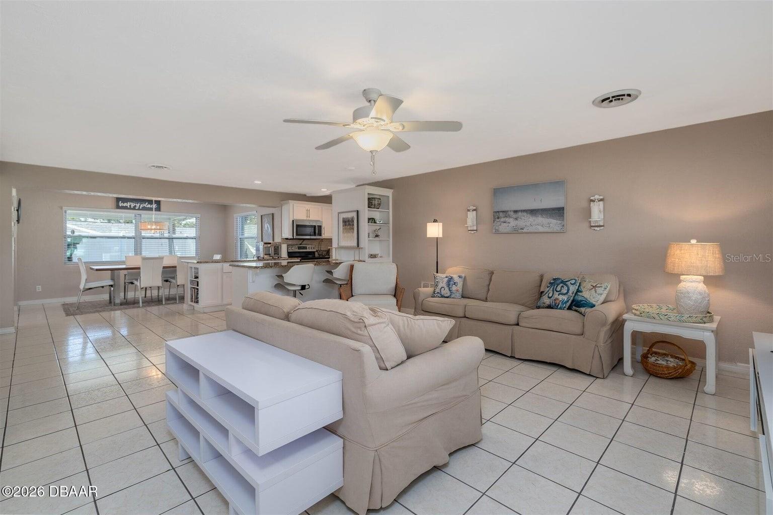 Image 5 of 39 For 40 Aqua Vista Drive