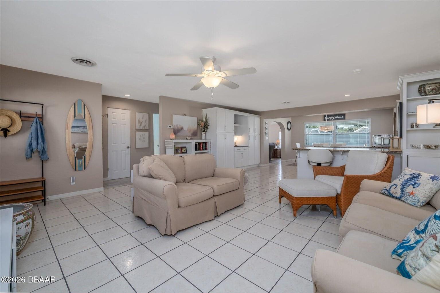 Image 8 of 39 For 40 Aqua Vista Drive