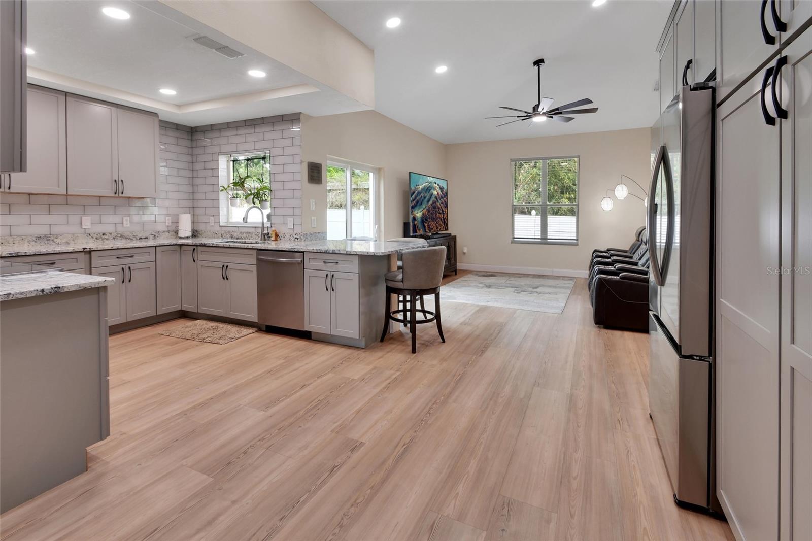 Listing photo id 11 for 116 Fairview Avenue