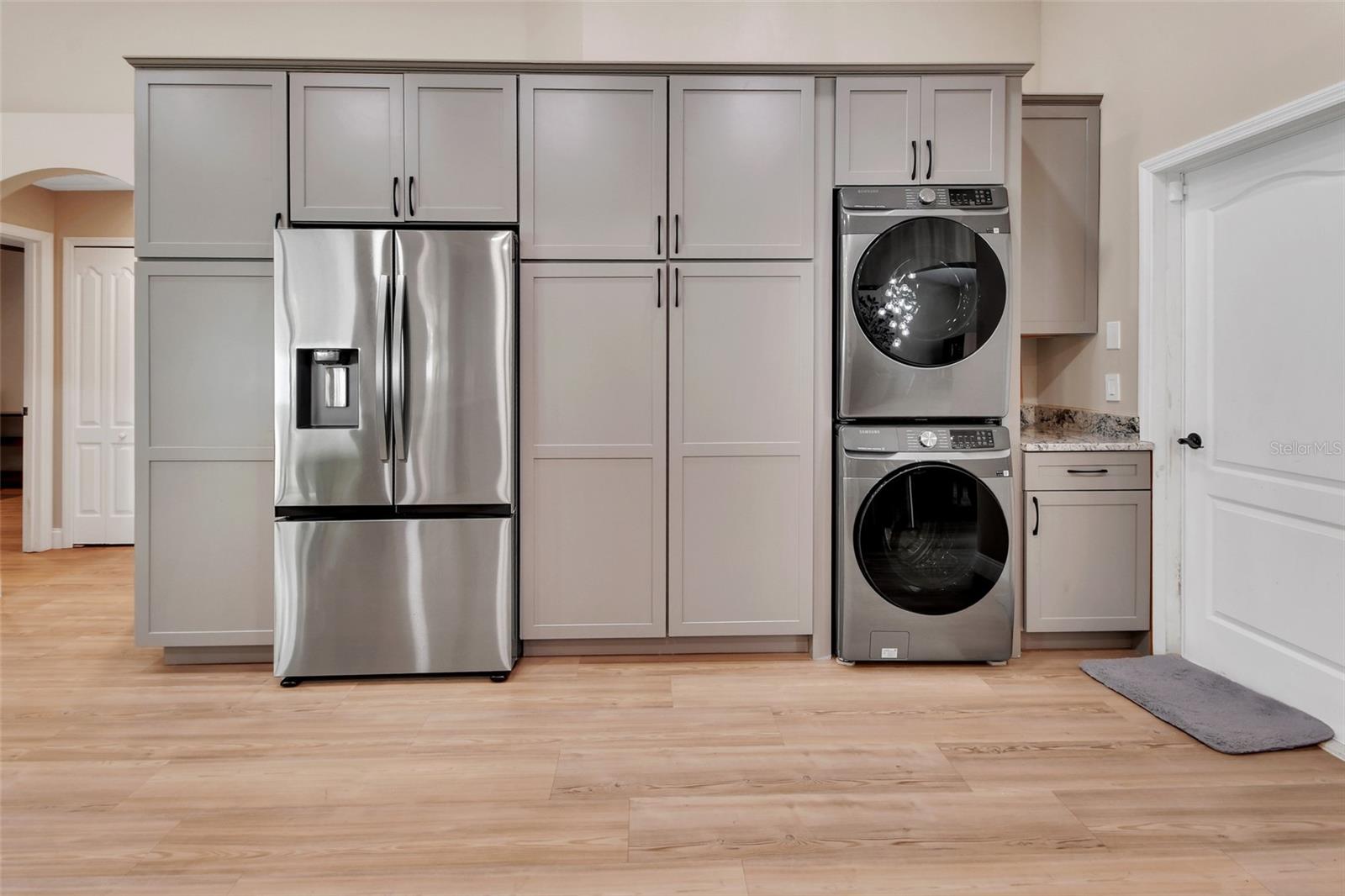 Listing photo id 12 for 116 Fairview Avenue