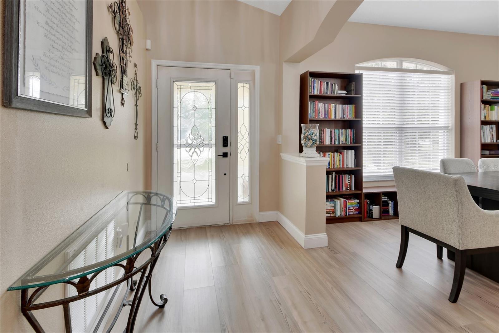 Listing photo id 0 for 116 Fairview Avenue