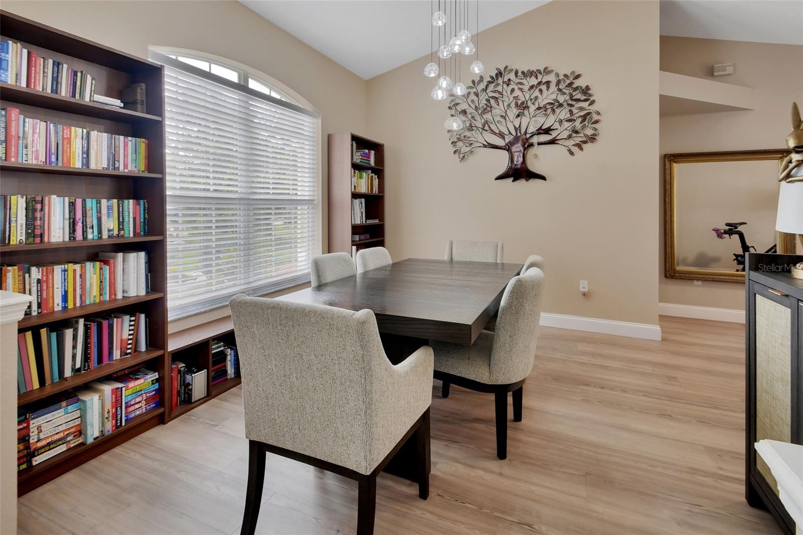 Listing photo id 1 for 116 Fairview Avenue