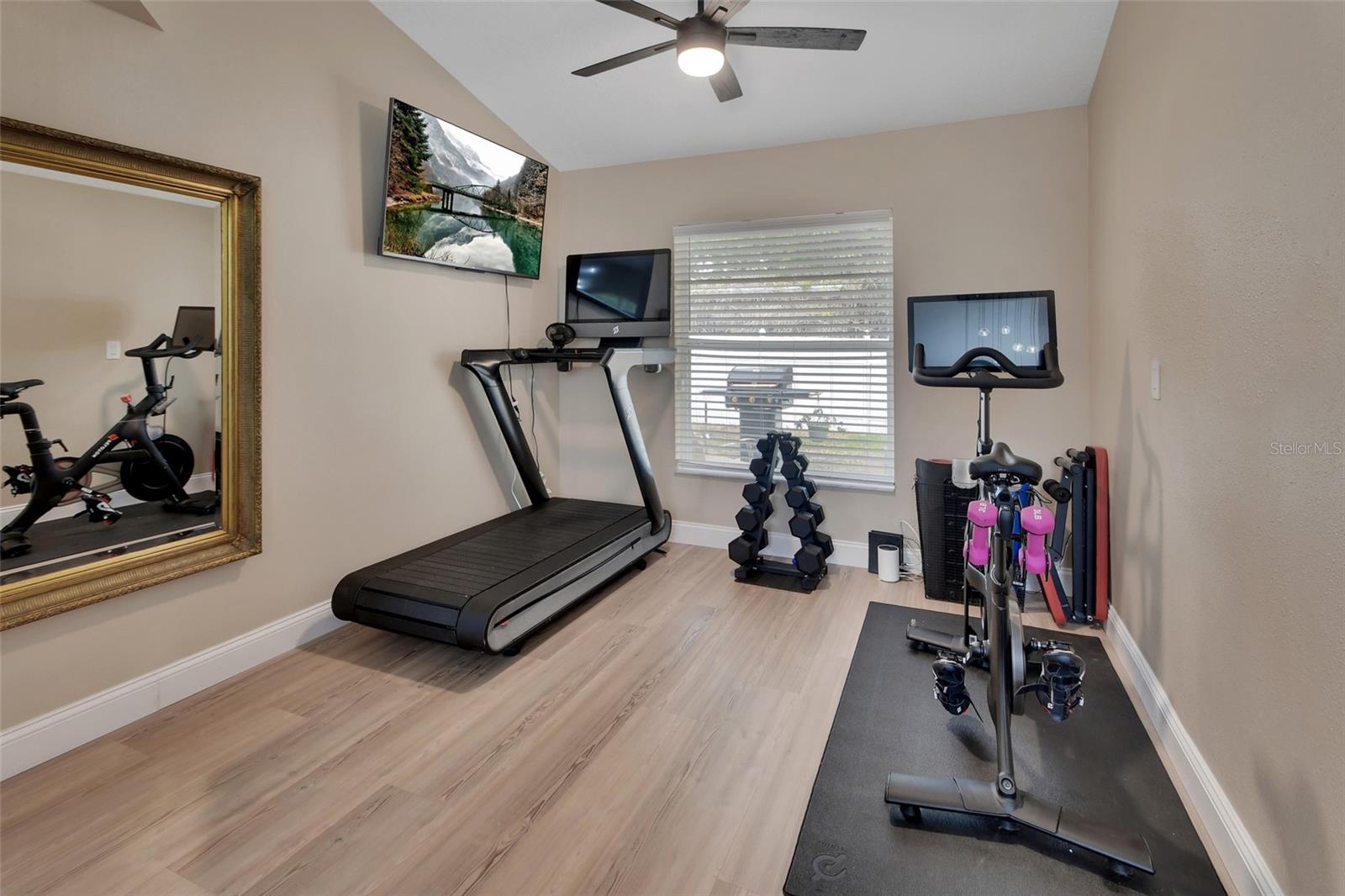 Listing photo id 3 for 116 Fairview Avenue