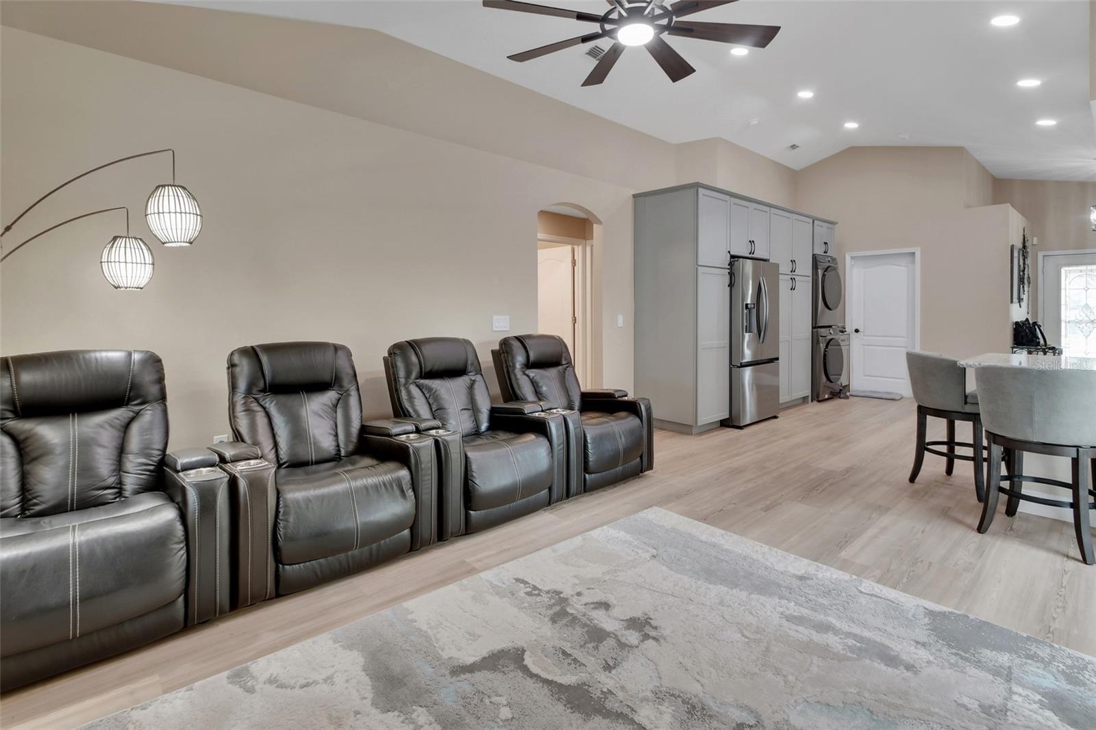 Listing photo id 6 for 116 Fairview Avenue