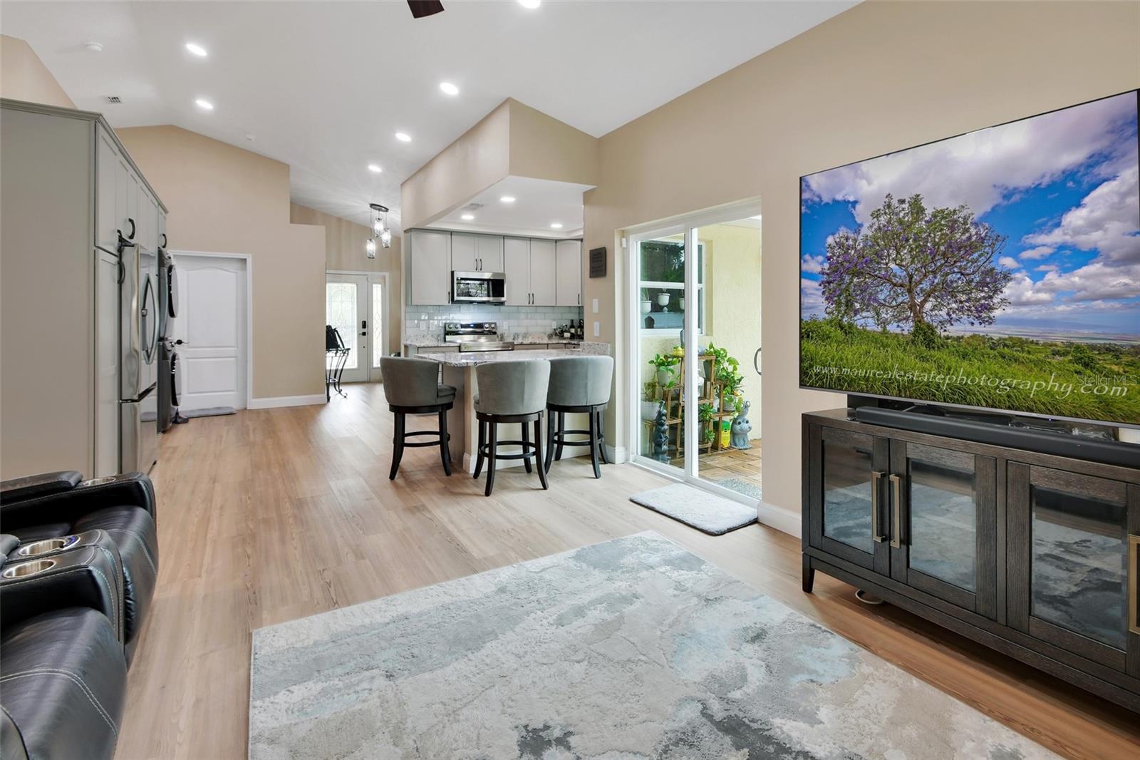 Listing photo id 7 for 116 Fairview Avenue