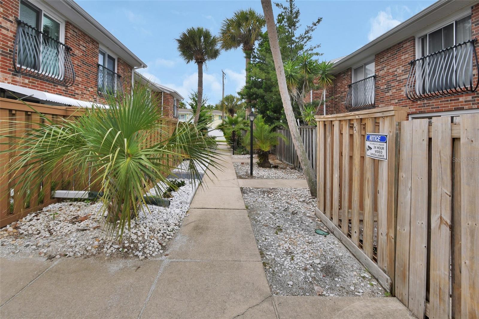 Image 21 of 24 For 2200 Palmetto Avenue A040