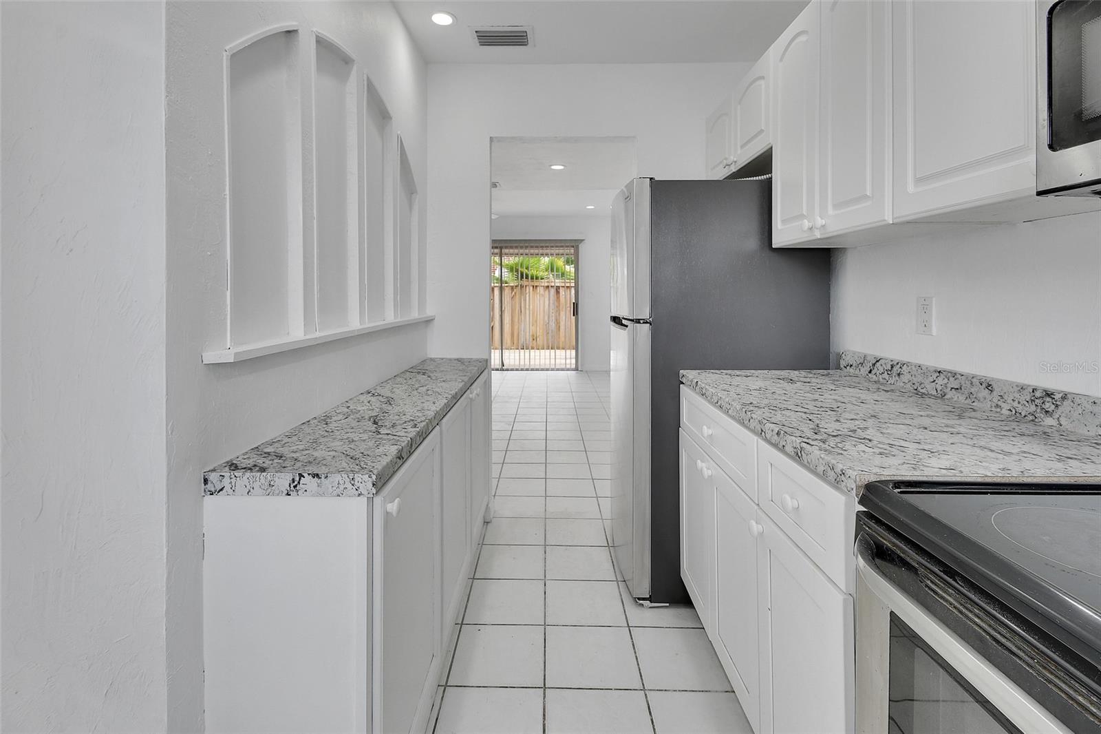 Image 5 of 24 For 2200 Palmetto Avenue A040