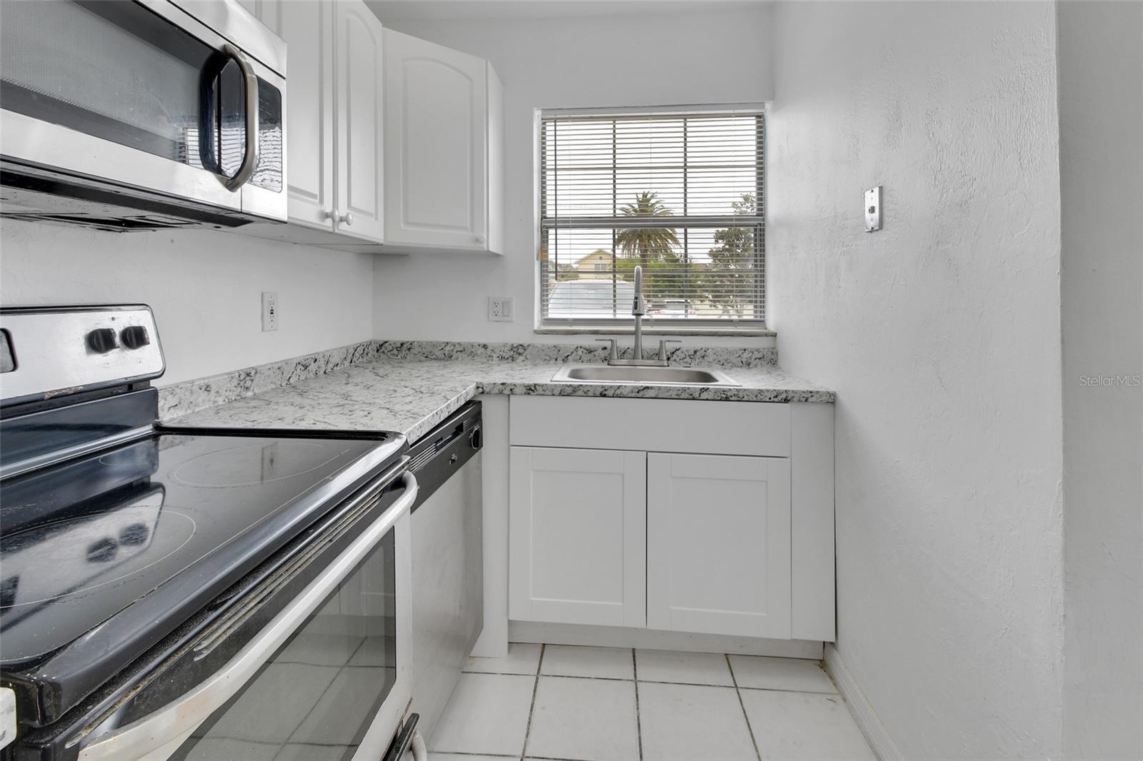 Image 7 of 24 For 2200 Palmetto Avenue A040