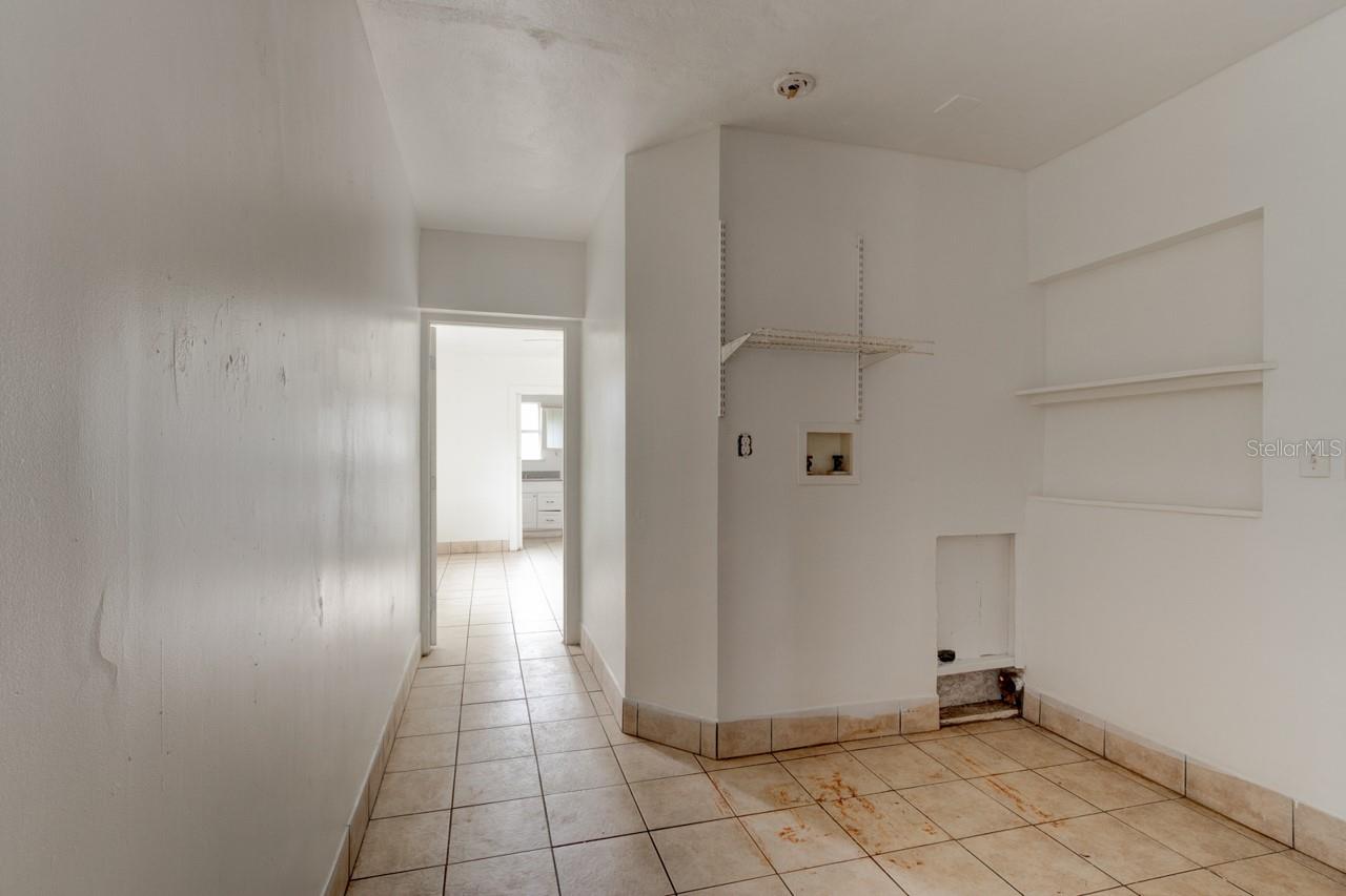 Image 10 of 32 For 633 Byron Avenue