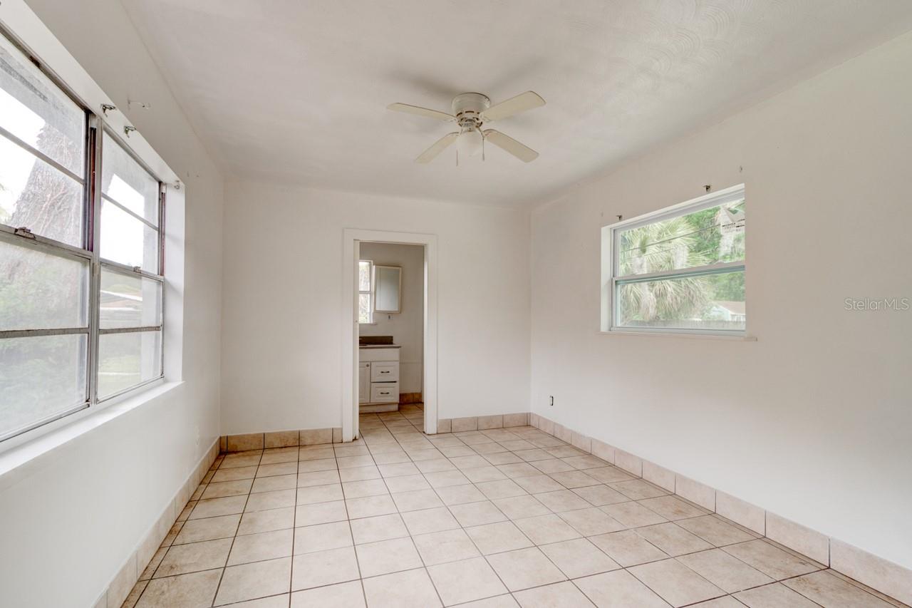 Image 11 of 32 For 633 Byron Avenue