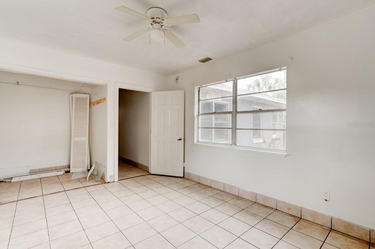 Image 13 of 32 For 633 Byron Avenue