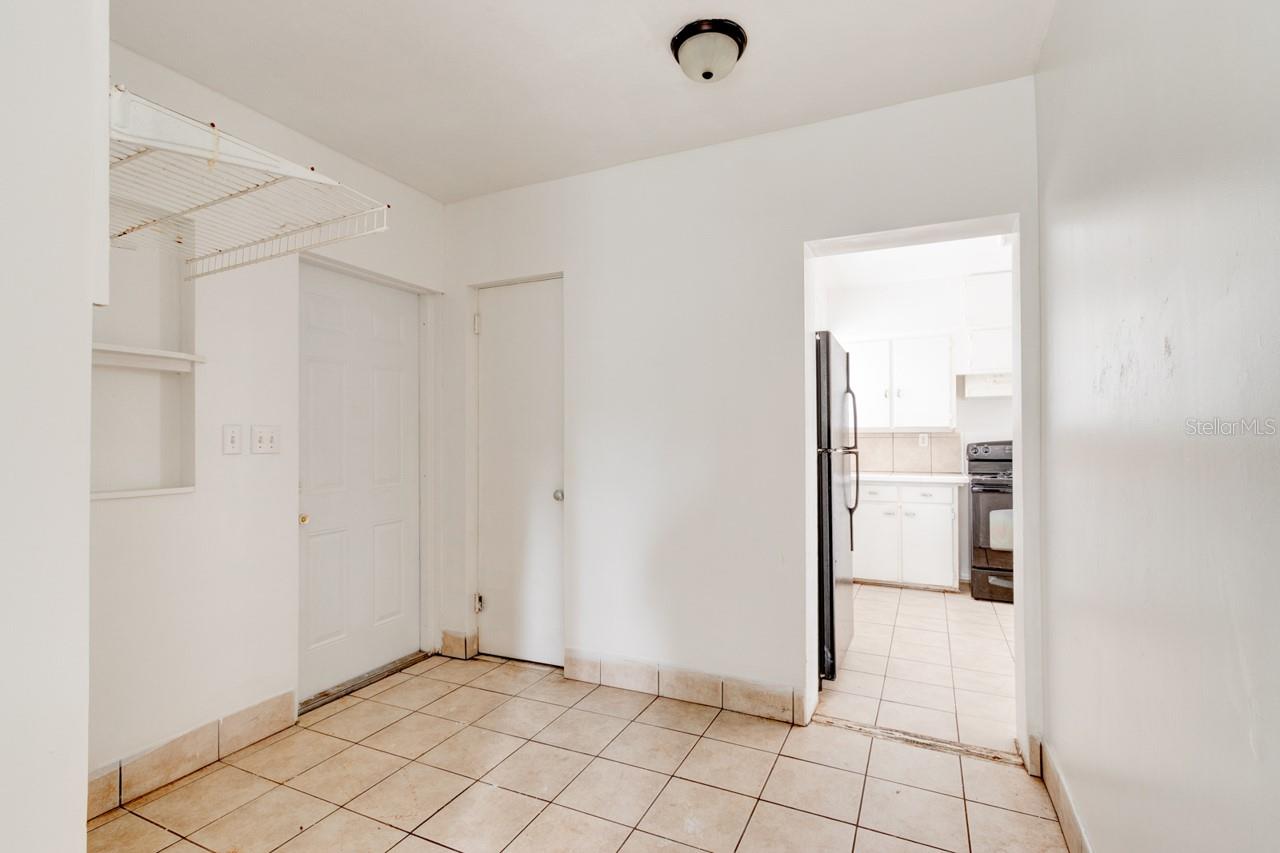 Image 14 of 32 For 633 Byron Avenue