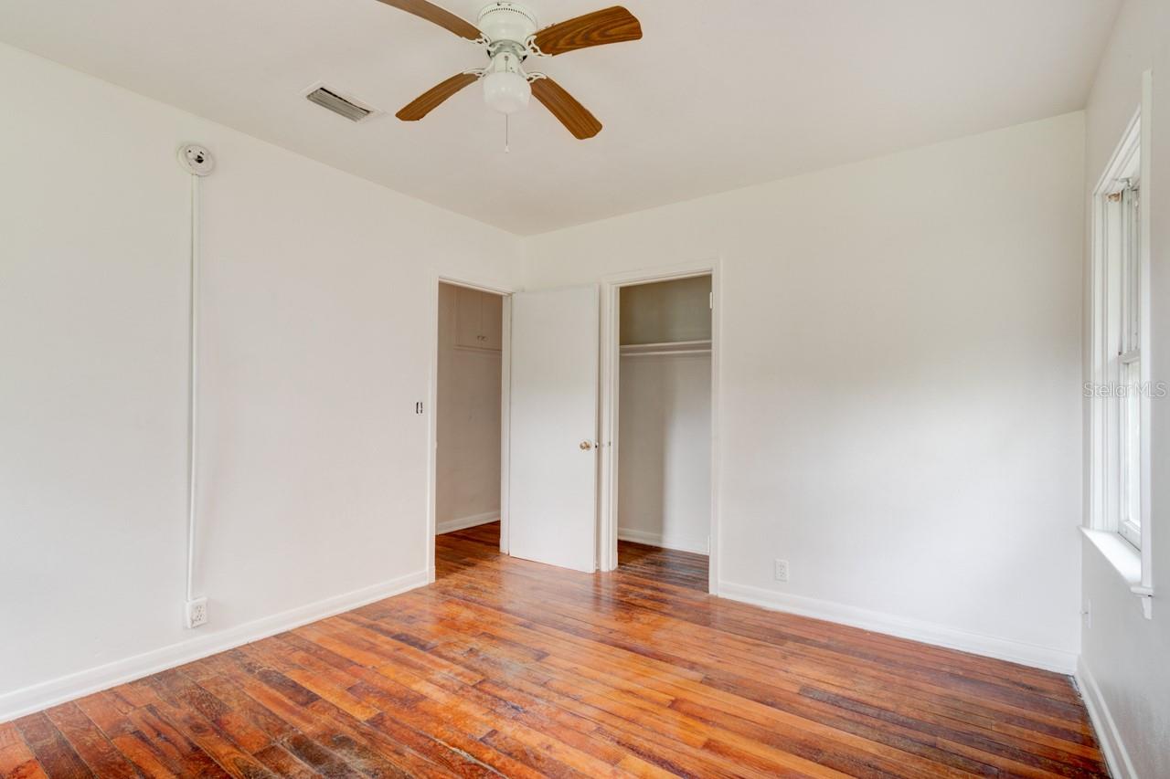 Image 18 of 32 For 633 Byron Avenue