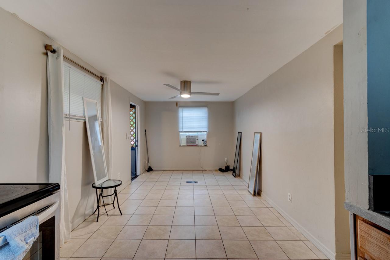 Image 24 of 32 For 633 Byron Avenue