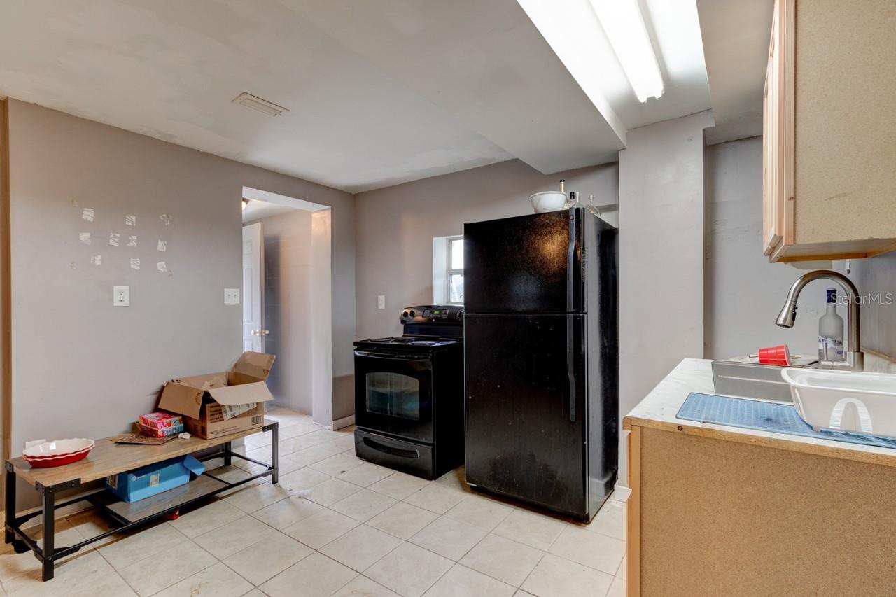 Image 30 of 32 For 633 Byron Avenue