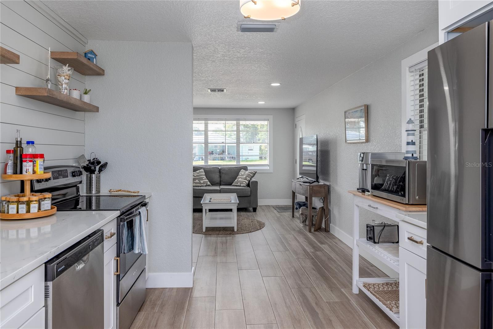 Image 10 of 39 For 54 River Shore Drive