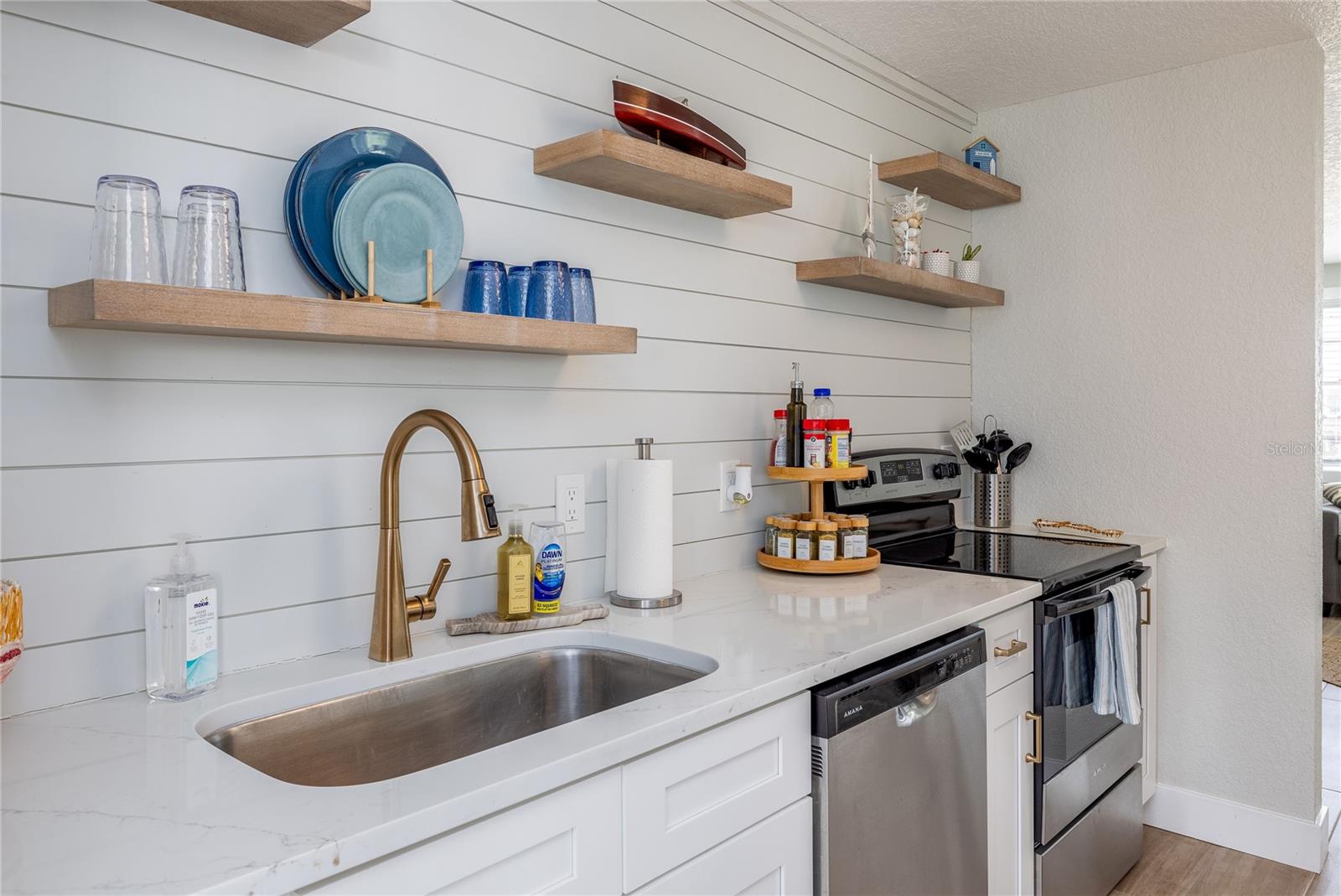 Image 11 of 39 For 54 River Shore Drive