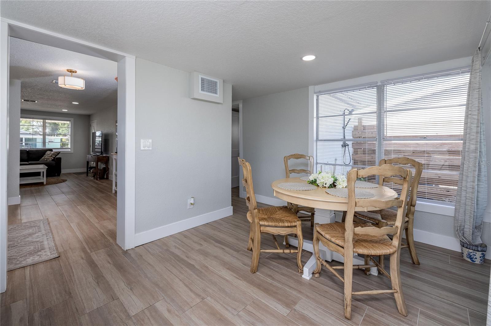 Image 14 of 39 For 54 River Shore Drive