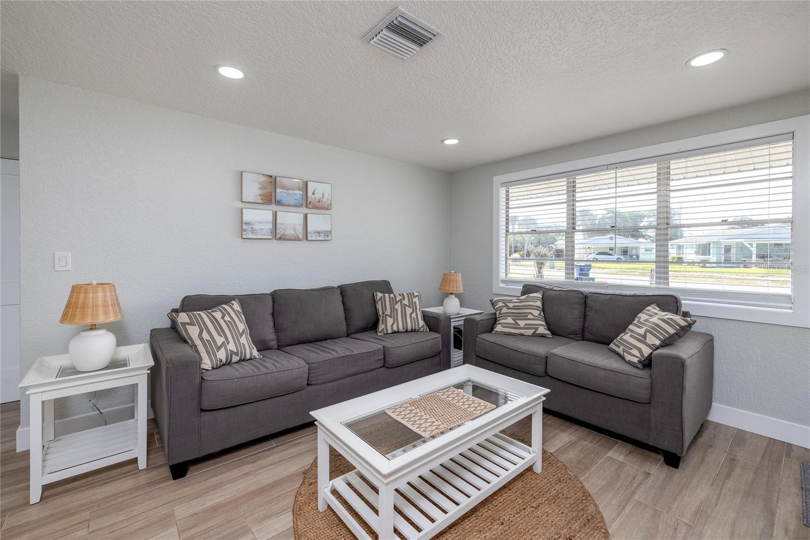 Image 7 of 39 For 54 River Shore Drive