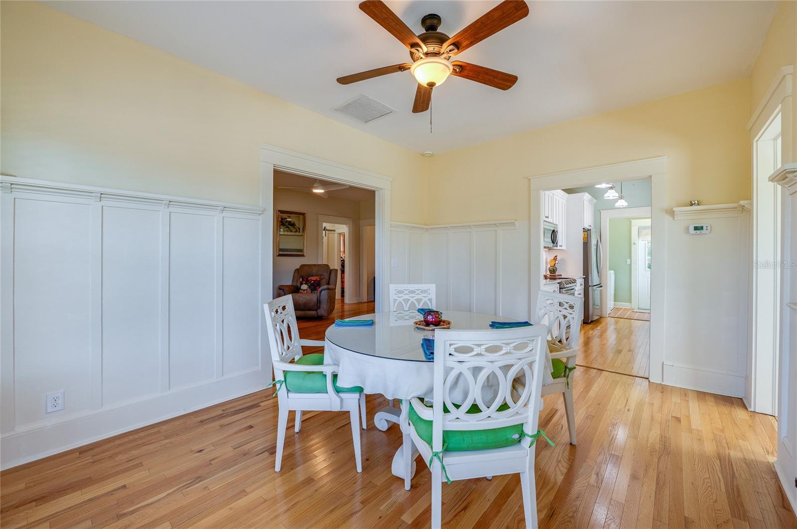 Image 12 of 40 For 220 Riverview Boulevard