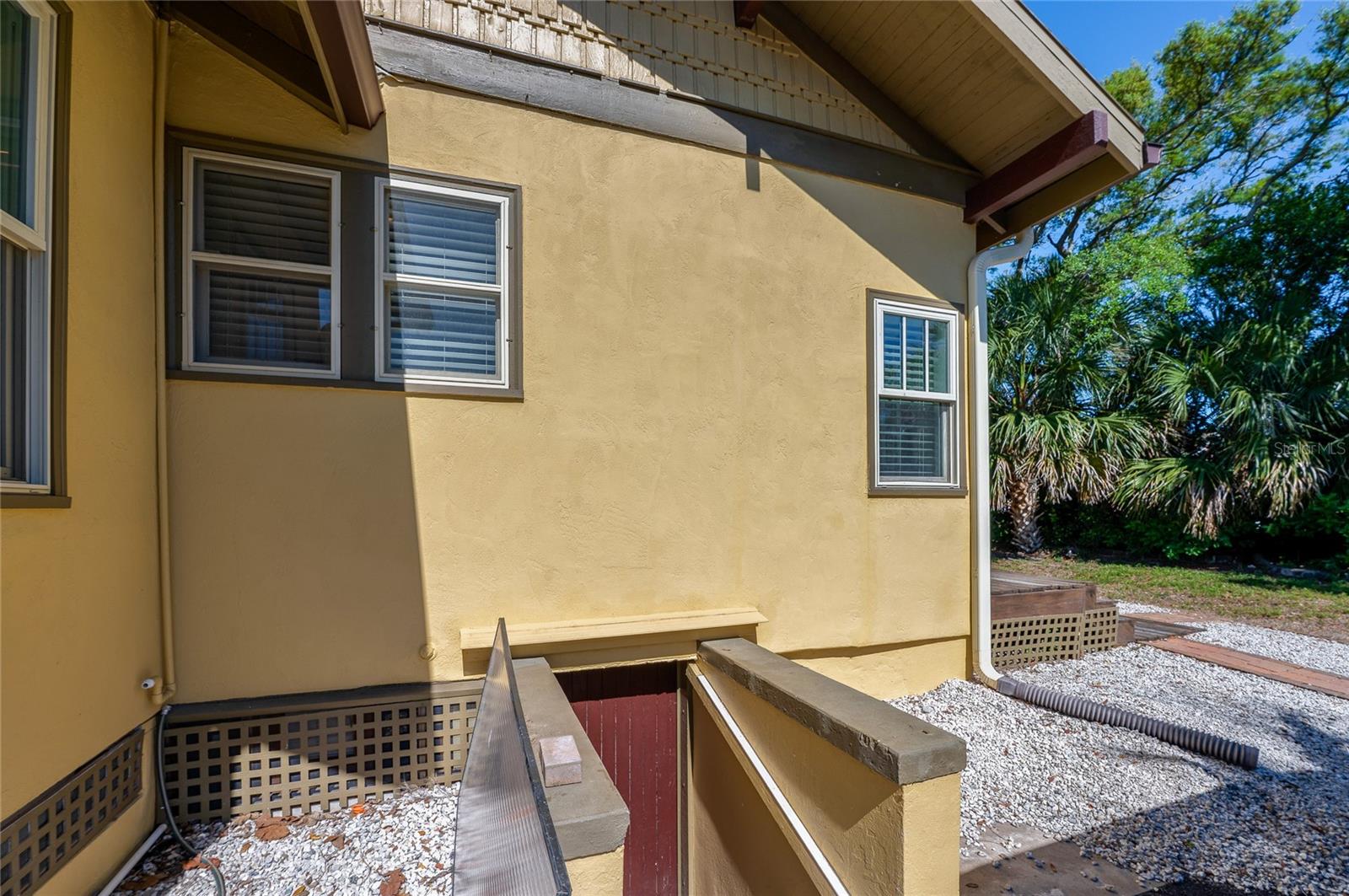 Image 35 of 40 For 220 Riverview Boulevard