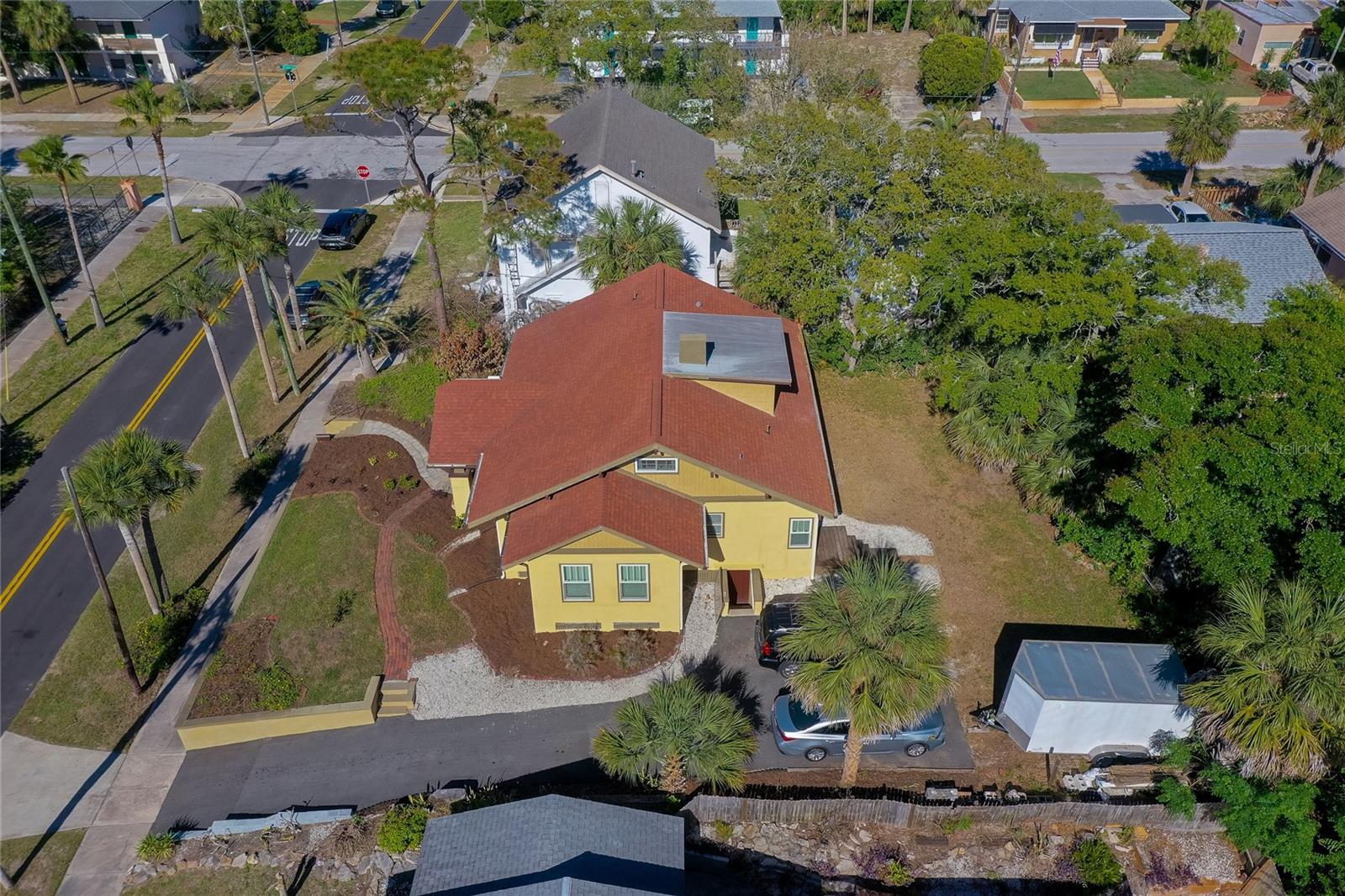 Image 4 of 40 For 220 Riverview Boulevard