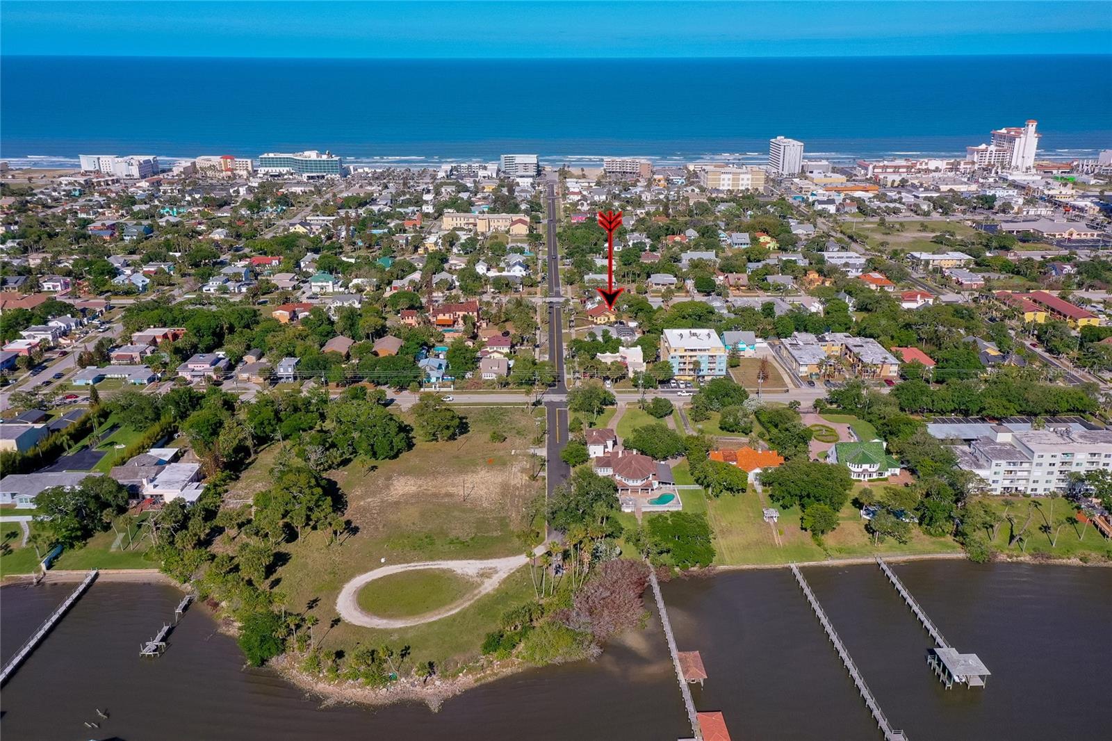 Image 5 of 40 For 220 Riverview Boulevard