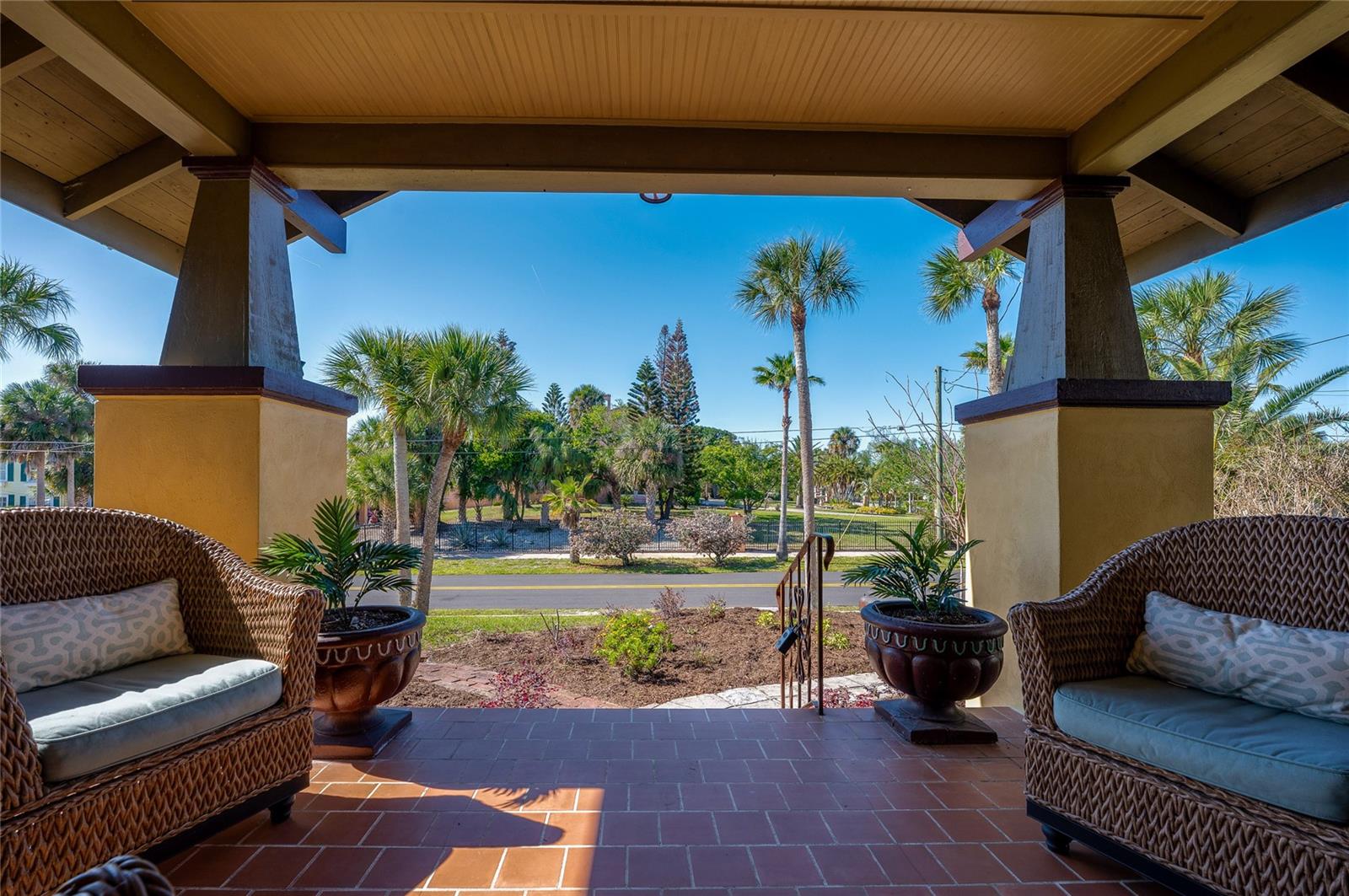Image 6 of 40 For 220 Riverview Boulevard
