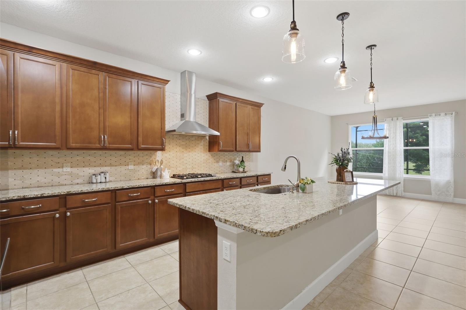 Image 14 of 41 For 1022 Victoria Hills Drive S