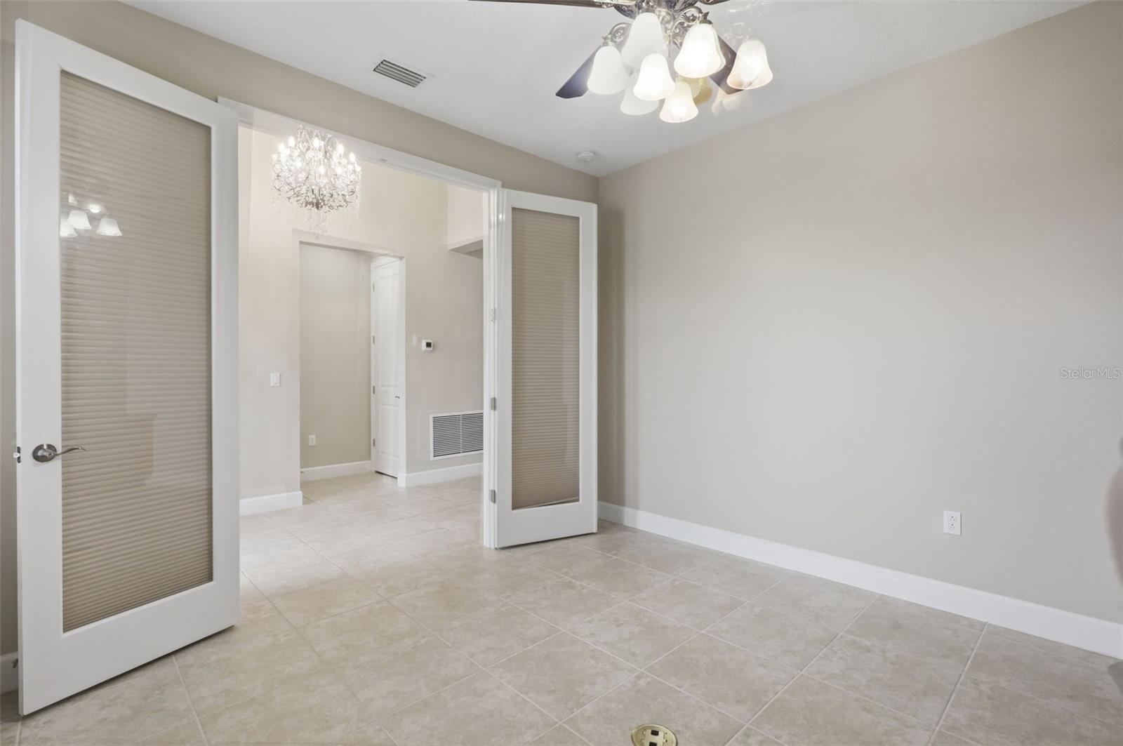 Image 7 of 41 For 1022 Victoria Hills Drive S