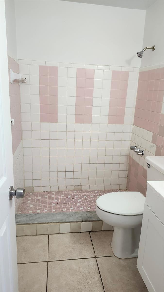 Image 17 of 21 For 565 3rd Avenue