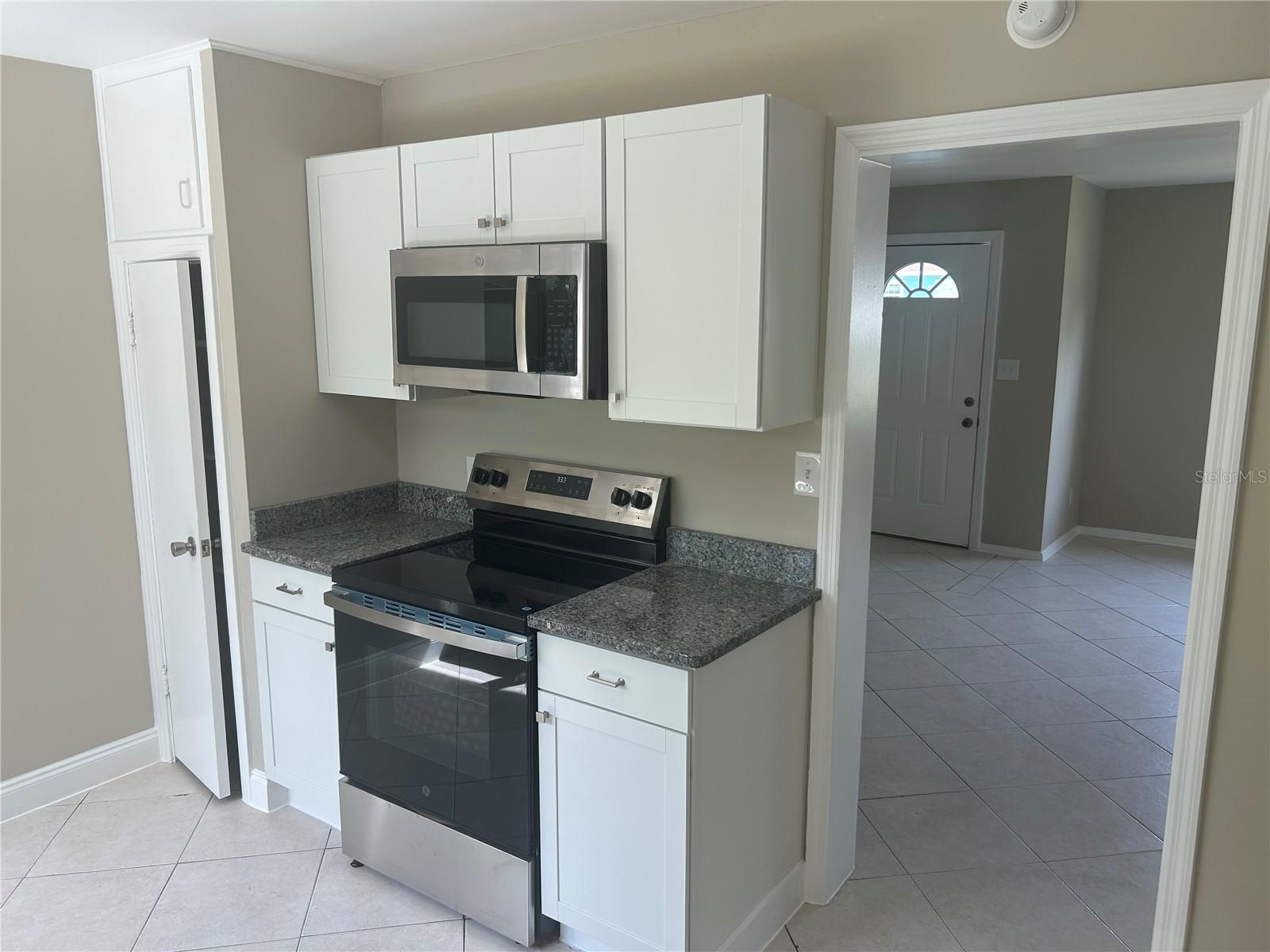 Image 11 of 27 For 238 Marydell Avenue