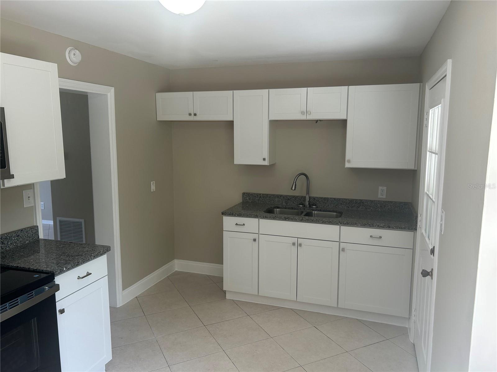 Image 12 of 27 For 238 Marydell Avenue