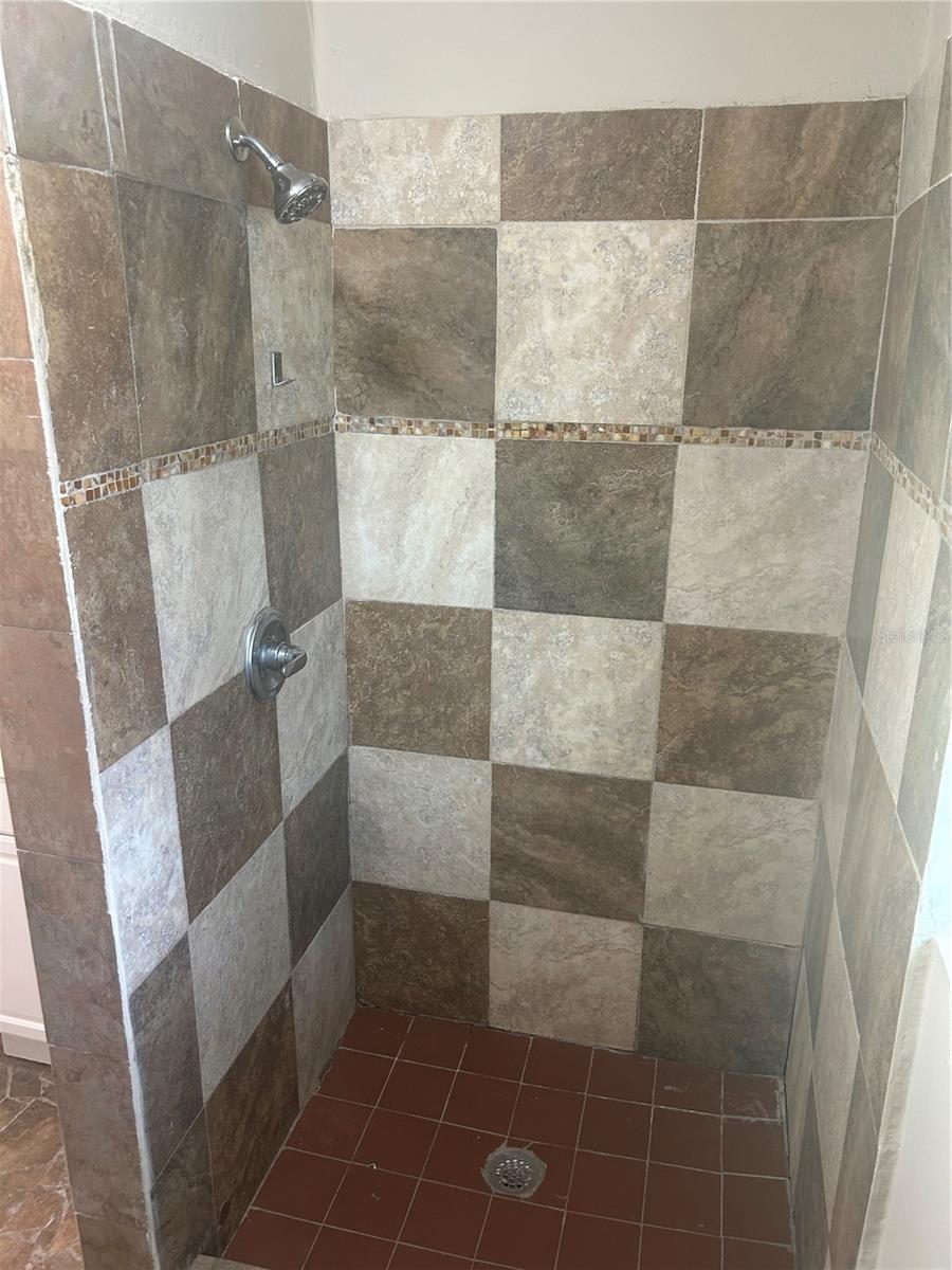 Image 18 of 27 For 238 Marydell Avenue