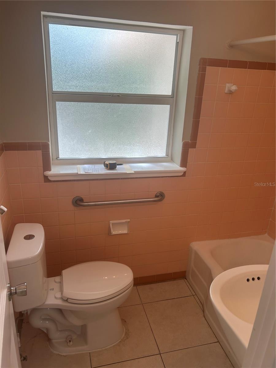 Image 20 of 27 For 238 Marydell Avenue