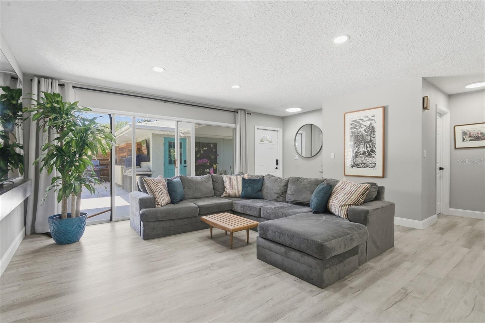 Image 3 of 45 For 1820 Anchor Avenue