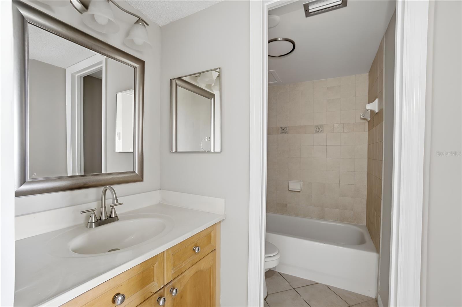 Image 21 of 37 For 145 Halifax Avenue 602