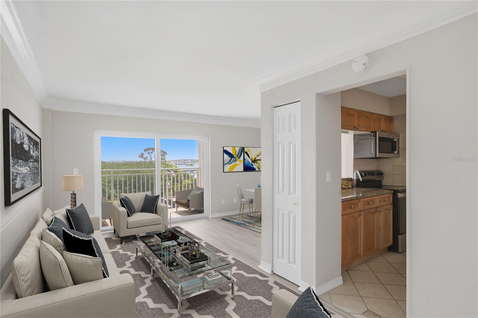 Image 22 of 37 For 145 Halifax Avenue 602