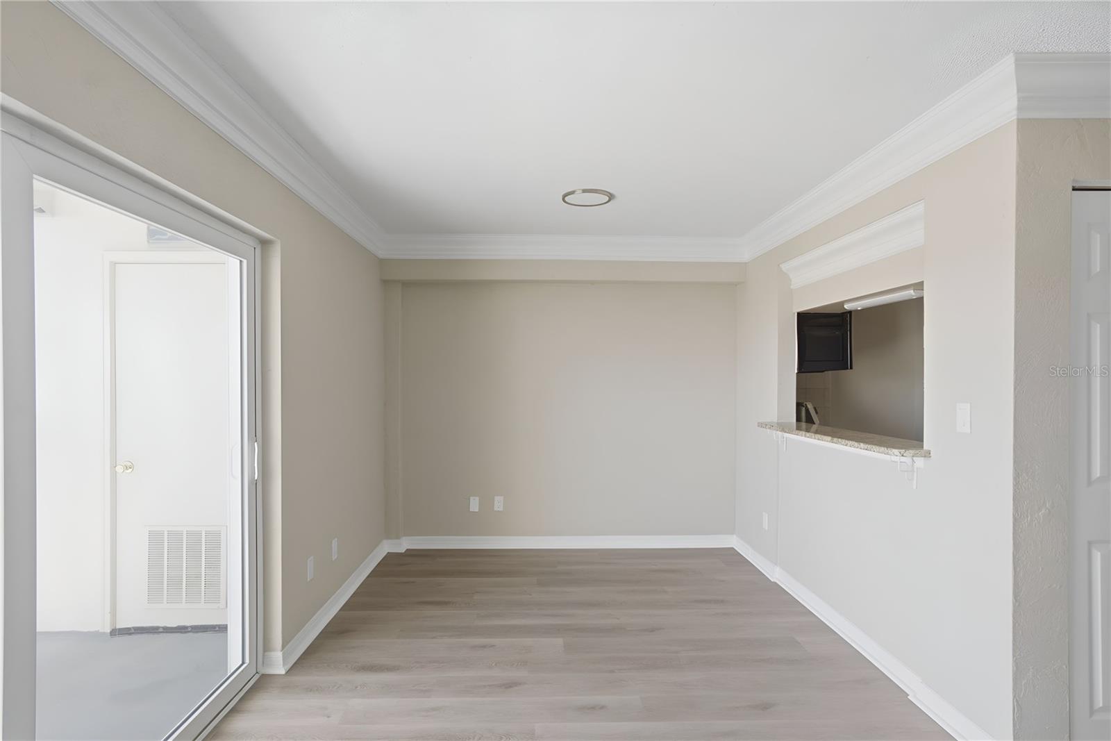 Image 24 of 37 For 145 Halifax Avenue 602