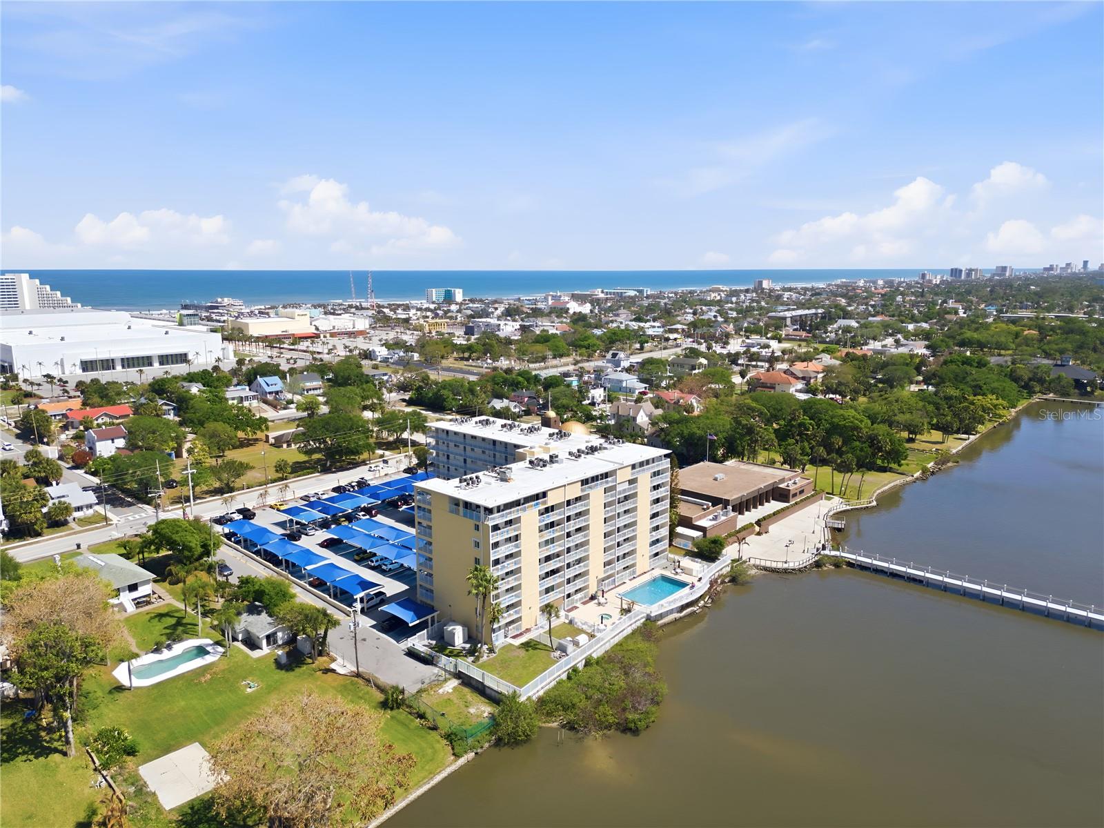 Image 6 of 37 For 145 Halifax Avenue 602