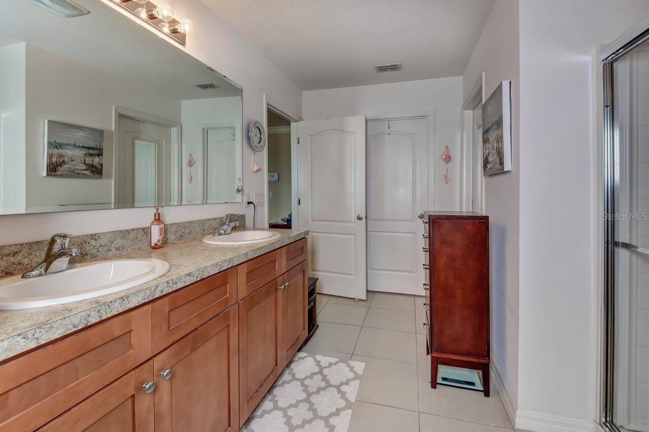 Image 23 of 46 For 831 Oak Hollow Loop