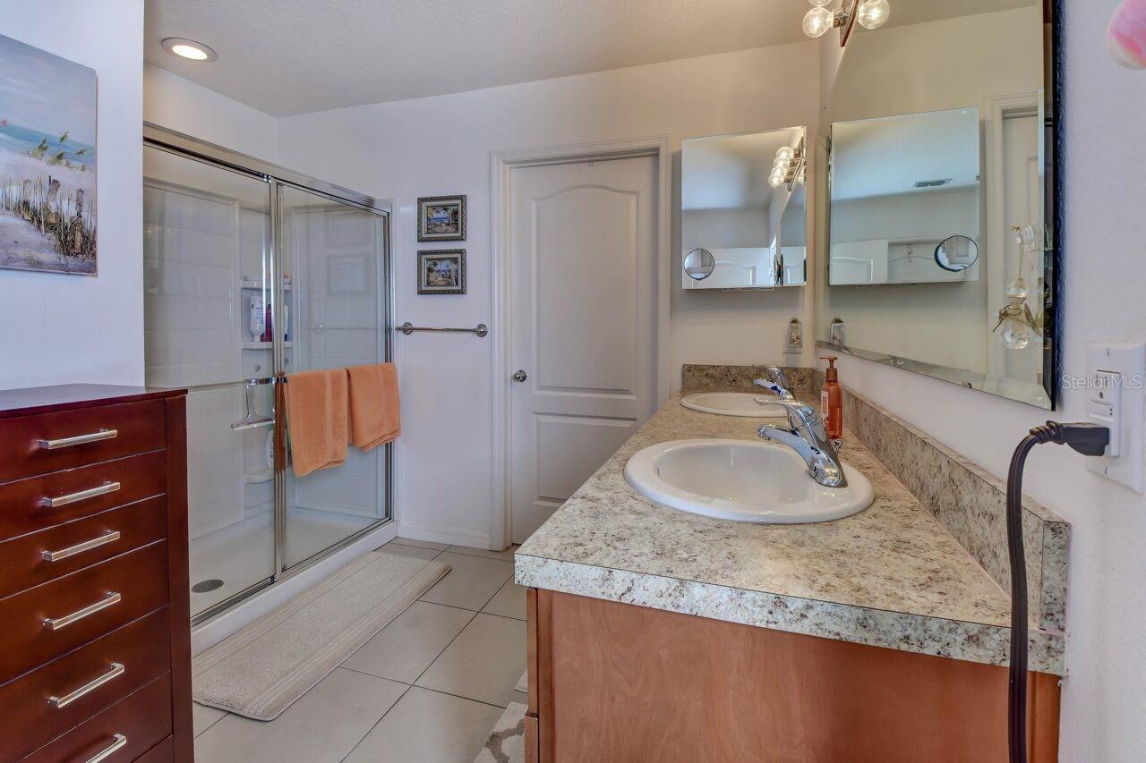 Image 24 of 46 For 831 Oak Hollow Loop