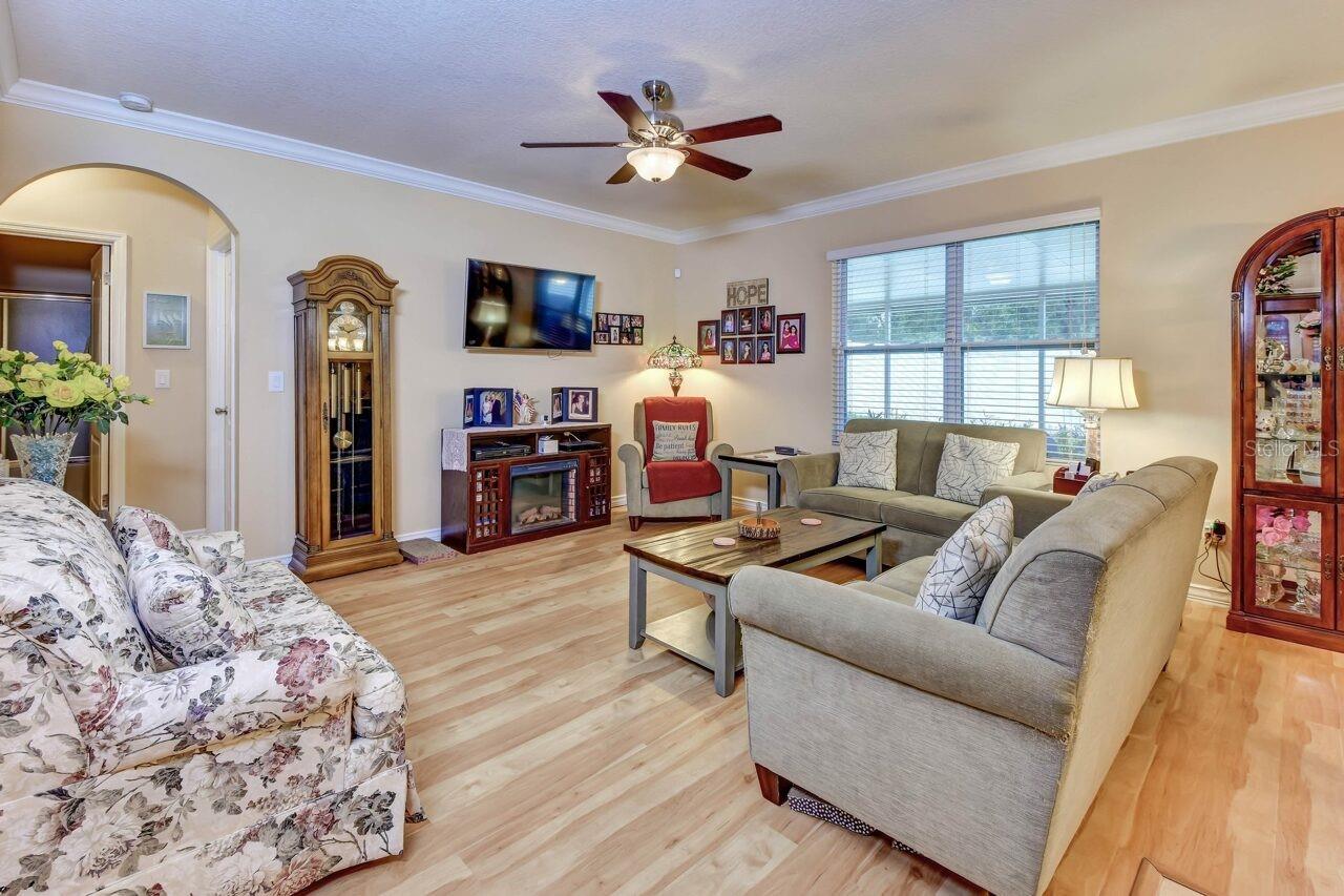 Image 4 of 46 For 831 Oak Hollow Loop